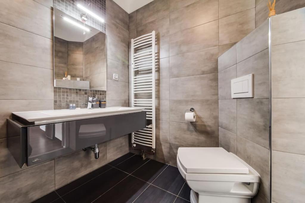 Top Floor Studio With Terrace Prag Dış mekan fotoğraf